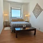 Beachy 2bdrm In W/ Stunning Ocean View!