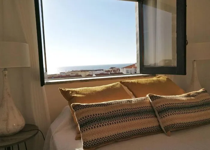 Beachy 2bdrm In W/ Stunning Ocean View!