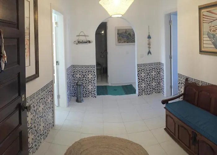 Beachy 2bdrm In W/ Stunning Ocean View! Appartamento