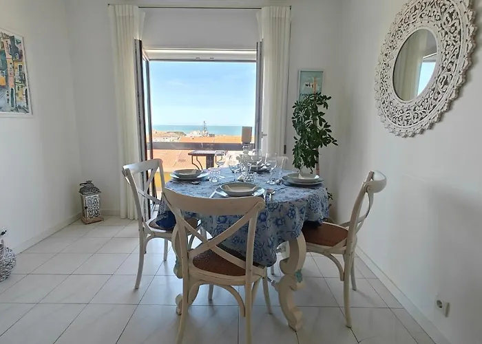 Beachy 2bdrm In W/ Stunning Ocean View!